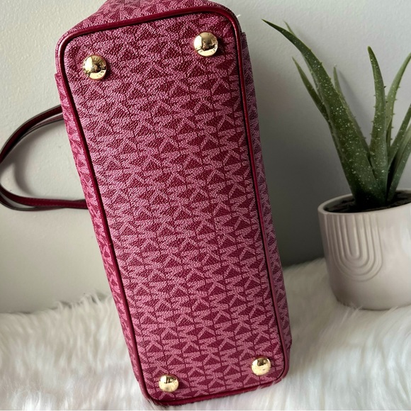 Michael Kors Dark Berry Jet Set East West Top Zip Tote Bag - Picture 7 of 12